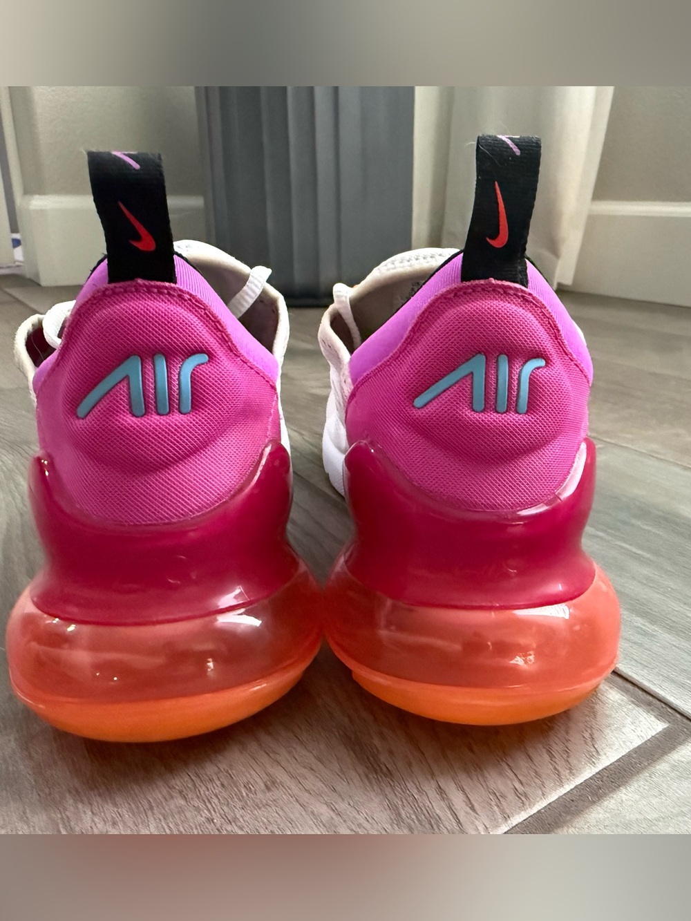 Nike Air Max 270 - Picture 6 of 8
